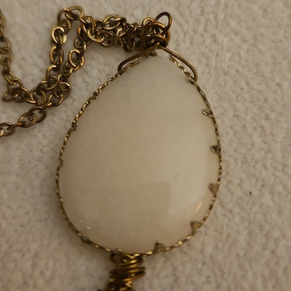 Vintage Elegant White Teardrop Stone Tassel Pendant Chain Sweater Necklace